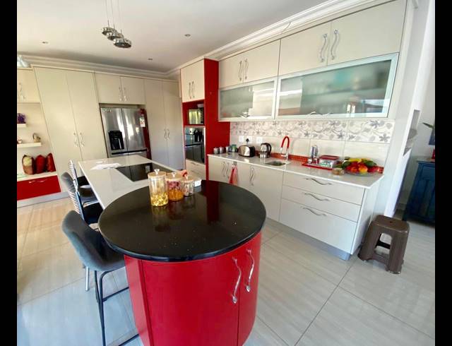 5 BEDROOM HOUSE SOLD IN EYE OF AFRICA ESTATE